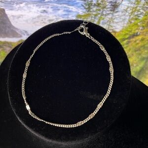 Cute and simple design bracelets.